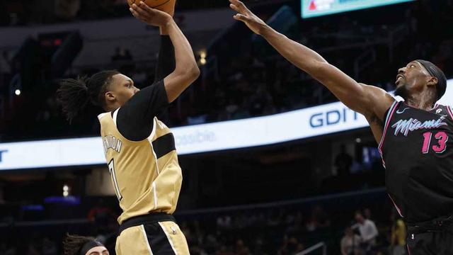 近26場狂輸25場焊死副班長！奇才創(chuàng)NBA最慘紀錄，猛沖狀元簽了