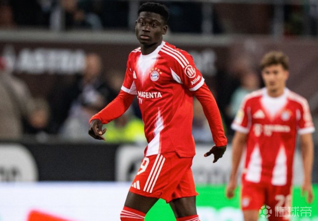 恩迪亞耶成為孔帕尼本賽季德甲使用的第31名球員，創(chuàng)隊(duì)史紀(jì)錄