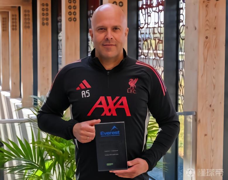 官方：帶隊(duì)擊敗埃弗頓，斯洛特獲得聯(lián)賽教練協(xié)會(huì)周最佳表現(xiàn)獎(jiǎng)