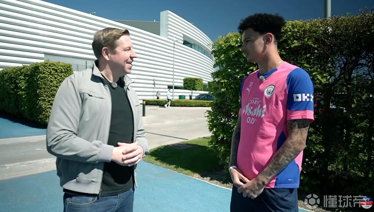 奧賴?yán)汉芟硎芴吆笮l(wèi)的經(jīng)歷；球隊(duì)對(duì)爭(zhēng)冠的最后幾周很有信心